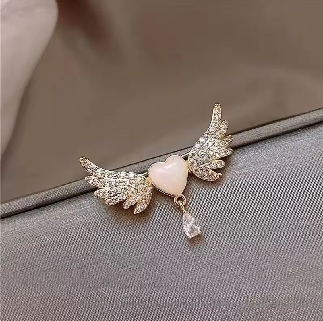 Pin Alitas 06