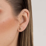 Cargar imagen en el visor de la galería, Aretes One Star Oro 18k
